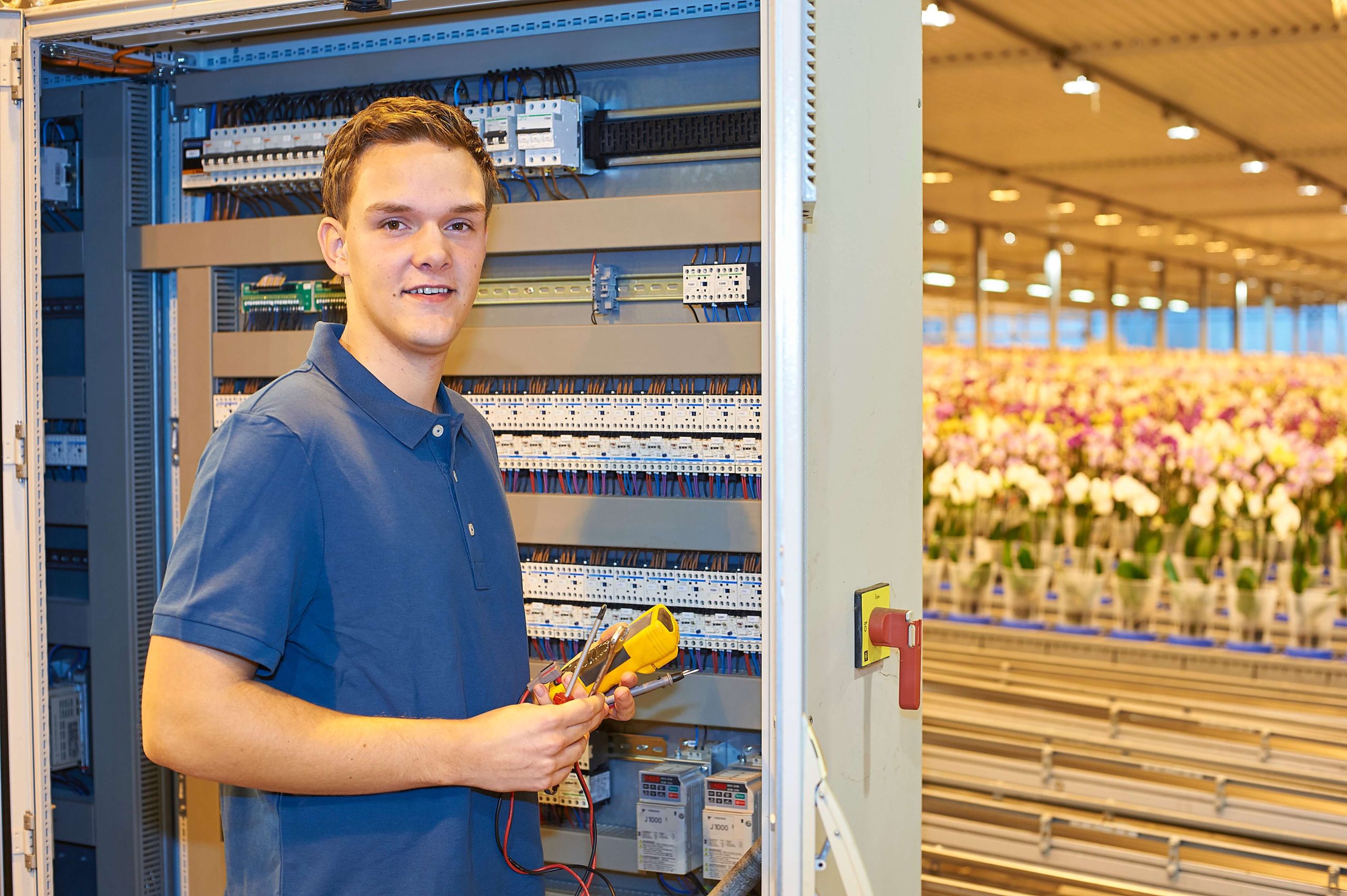 Elektrotechniek-monteur-in-opleiding-voor-groepenkast